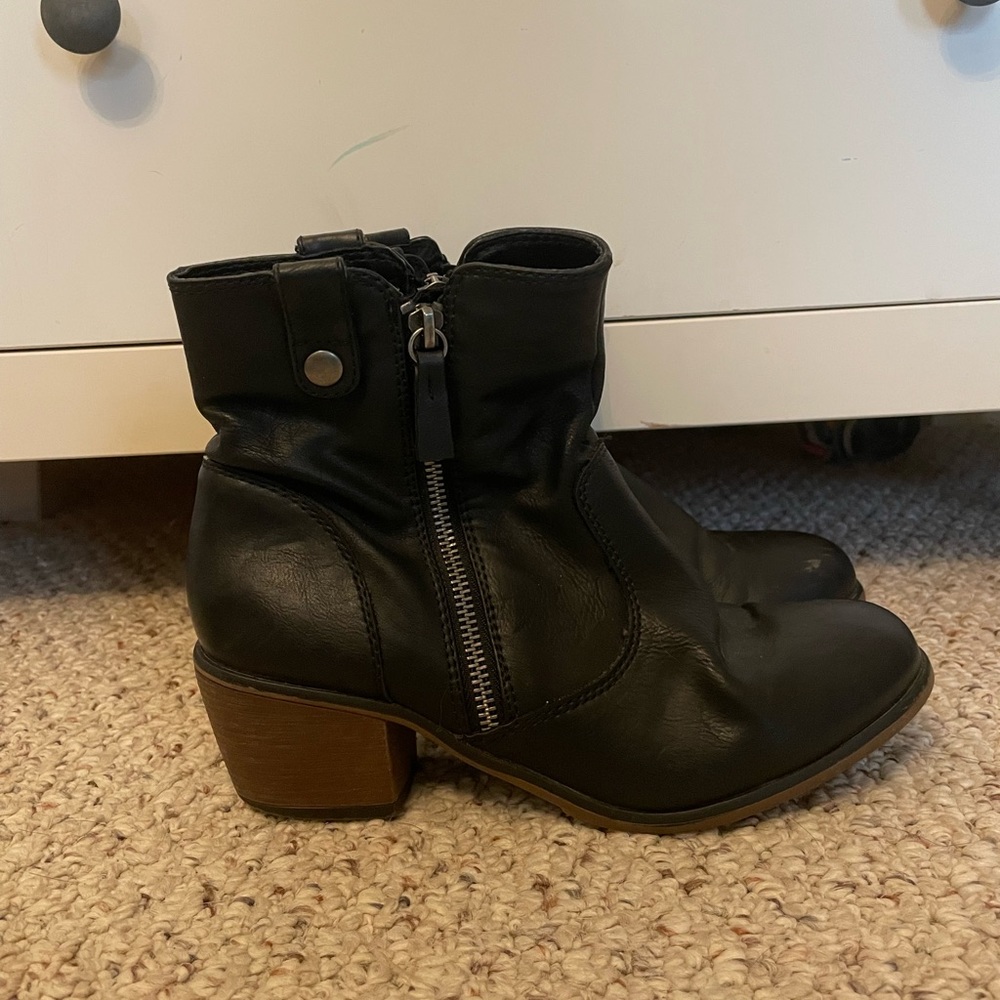 Black heeled booties